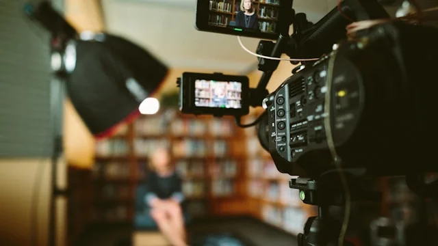Frame-Media-Informazione-Notizie-Media-Education-Photo-Sam-McGhee-KieCLNzKoBo-Unsplash